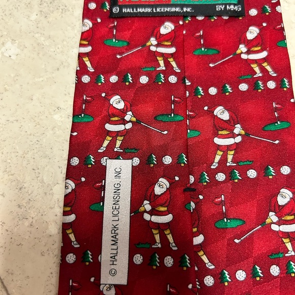 Holiday Traditions Men’s NeckTie Hallmark - Picture 5 of 8